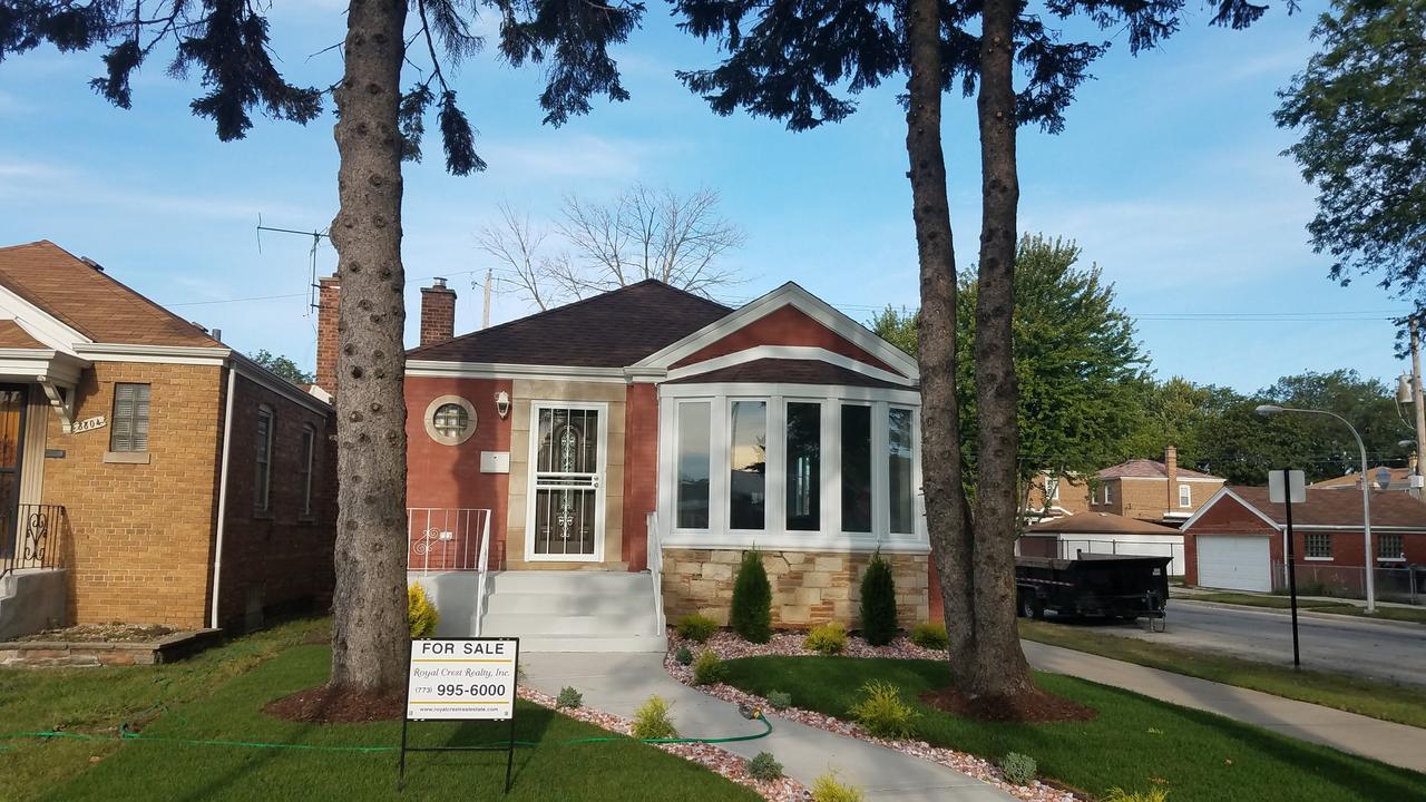 8800 S Paxton Ave., Chicago, IL 60617