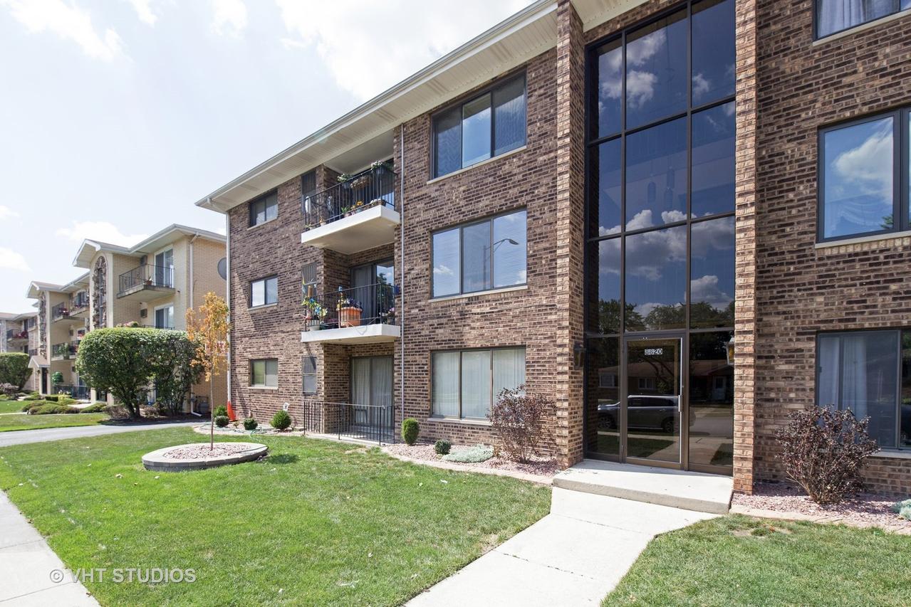 8820 Mobile Ave. #1E, Oak Lawn, IL 60453