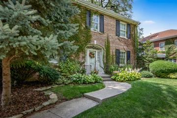 9034 S Leavitt St., Chicago, IL 60643