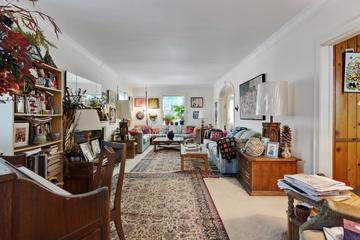 9034 S Leavitt St., Chicago, IL 60643
