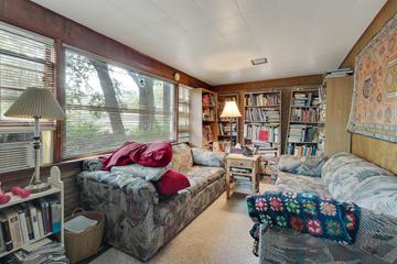 9034 S Leavitt St., Chicago, IL 60643