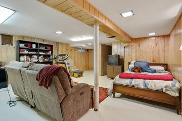 9034 S Leavitt St., Chicago, IL 60643