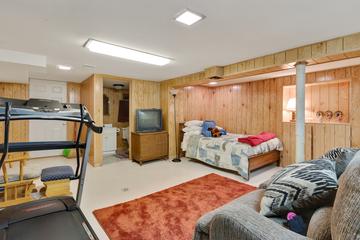 9034 S Leavitt St., Chicago, IL 60643