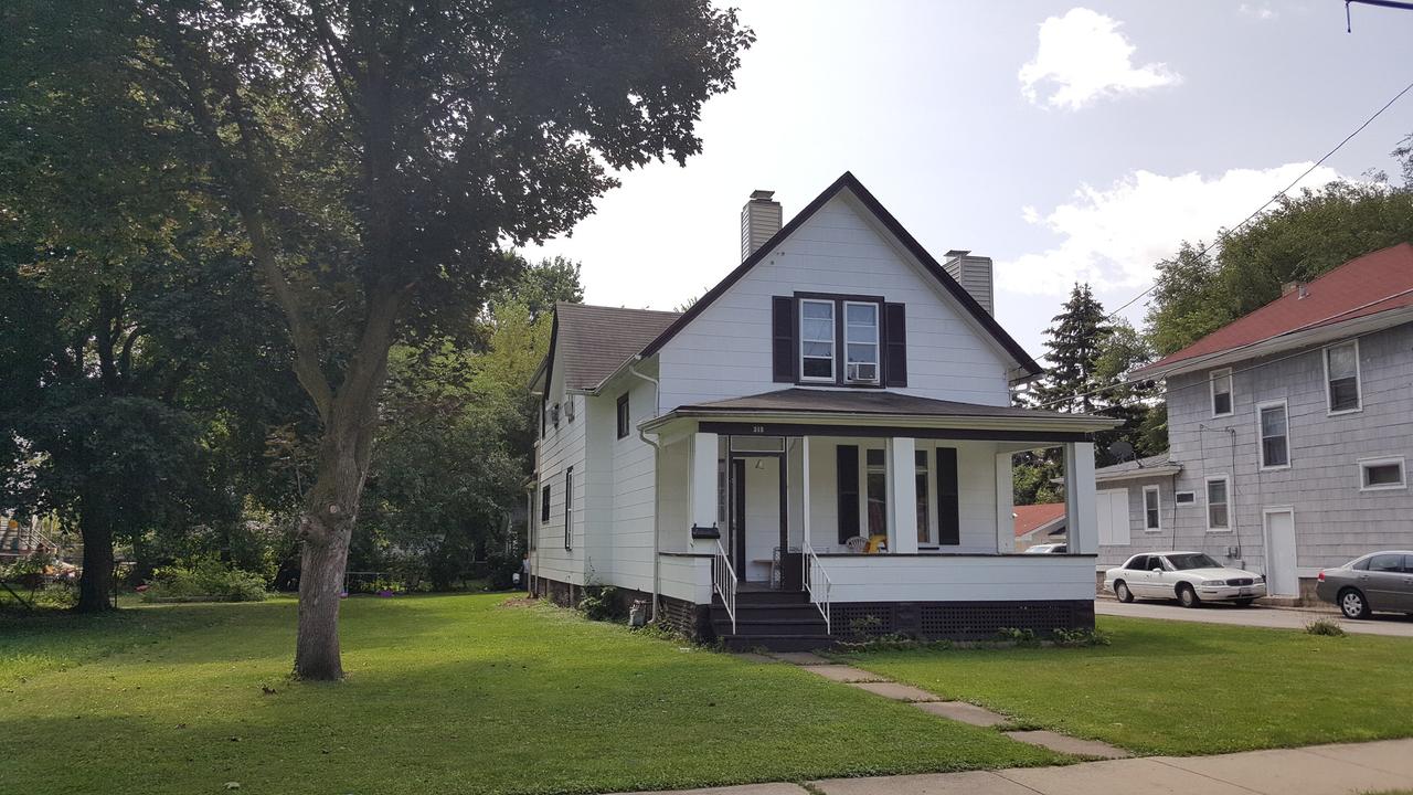 315 Evans Ave., Aurora, IL 60505