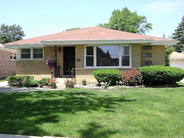 7056 W Cleveland St., Niles, IL 60714