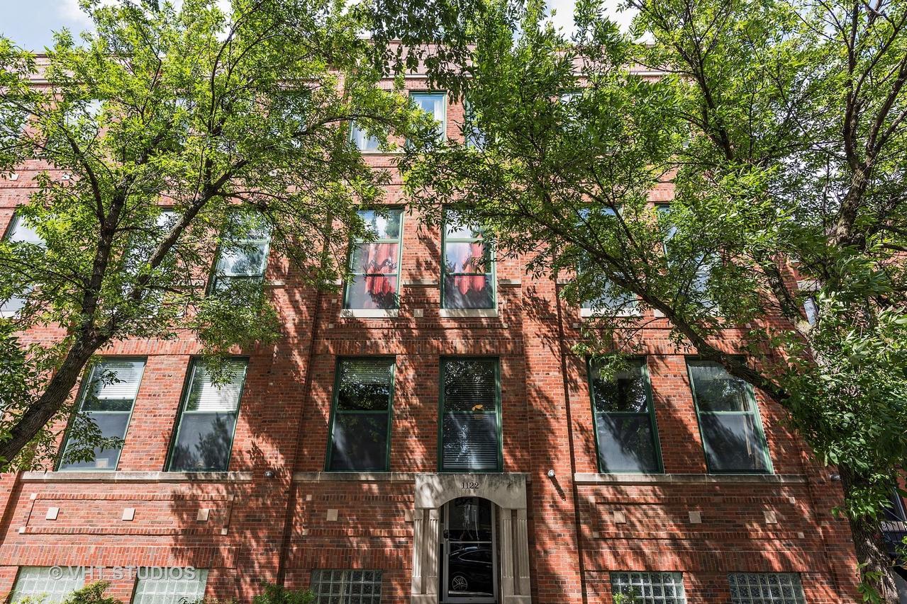 1122 W Newport Ave. #1C, Chicago, IL 60657