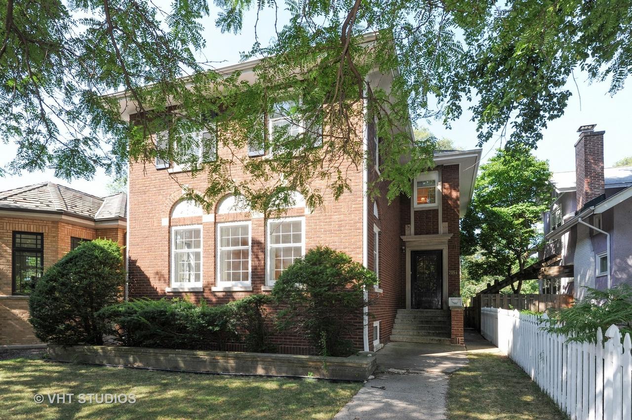 7054 N Ridge Blvd., Chicago, IL 60645