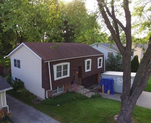 919 Bonniebrook Ave., Mundelein, IL 60060
