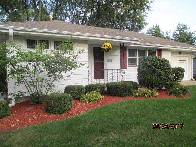 327 Wallace Ave., Crystal Lake, IL 60014
