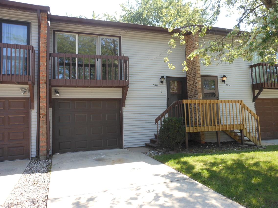 340 Ozark Dr., Bolingbrook, IL 60440