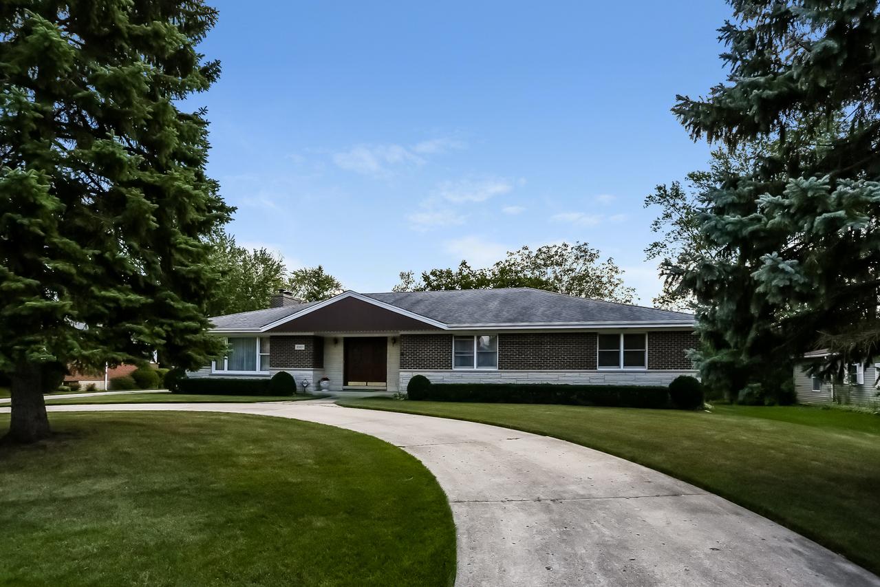 3901 Walters Ave., Northbrook, IL 60062