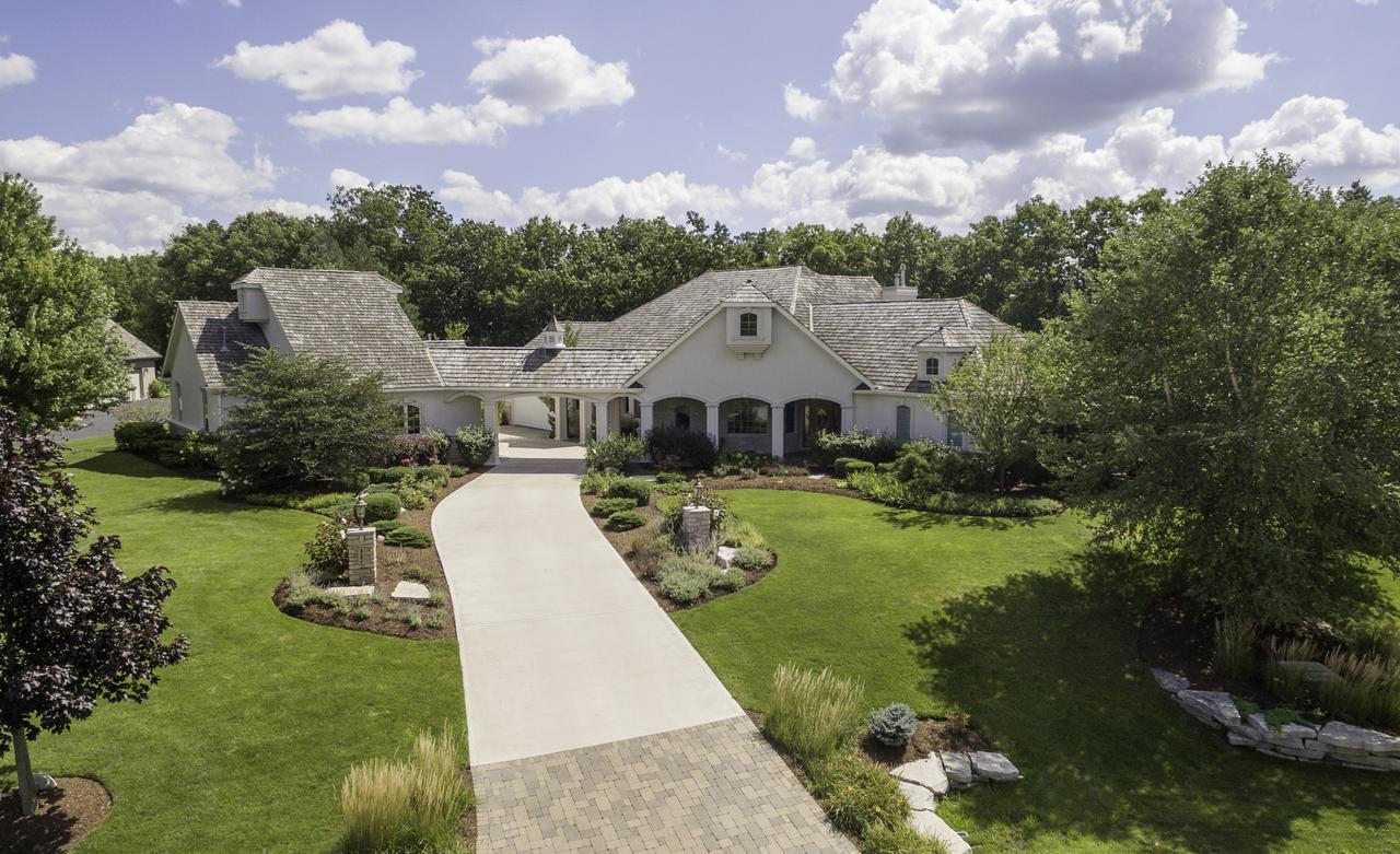 21377 W Preston Ct., Mundelein, IL 60060