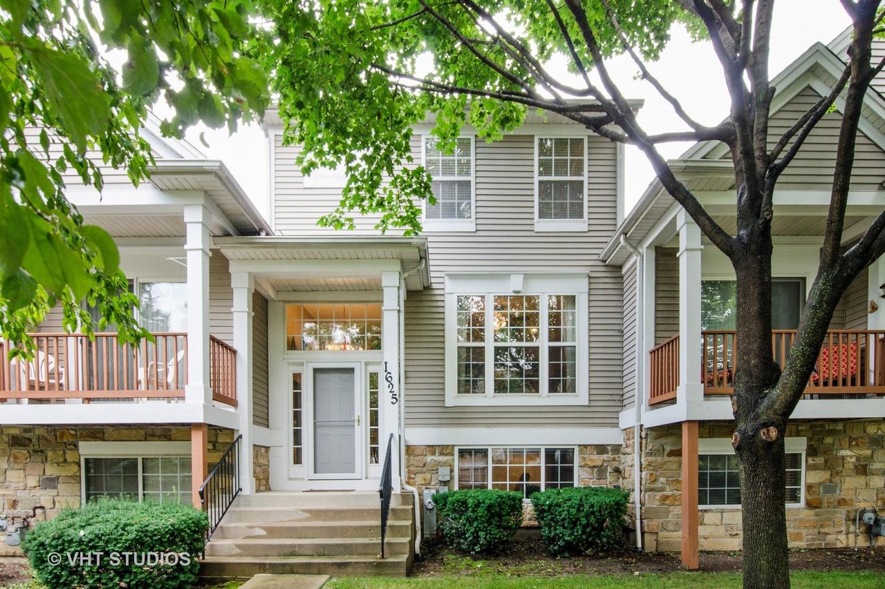 1625 Fox Run Dr., Arlington Heights, IL 60004