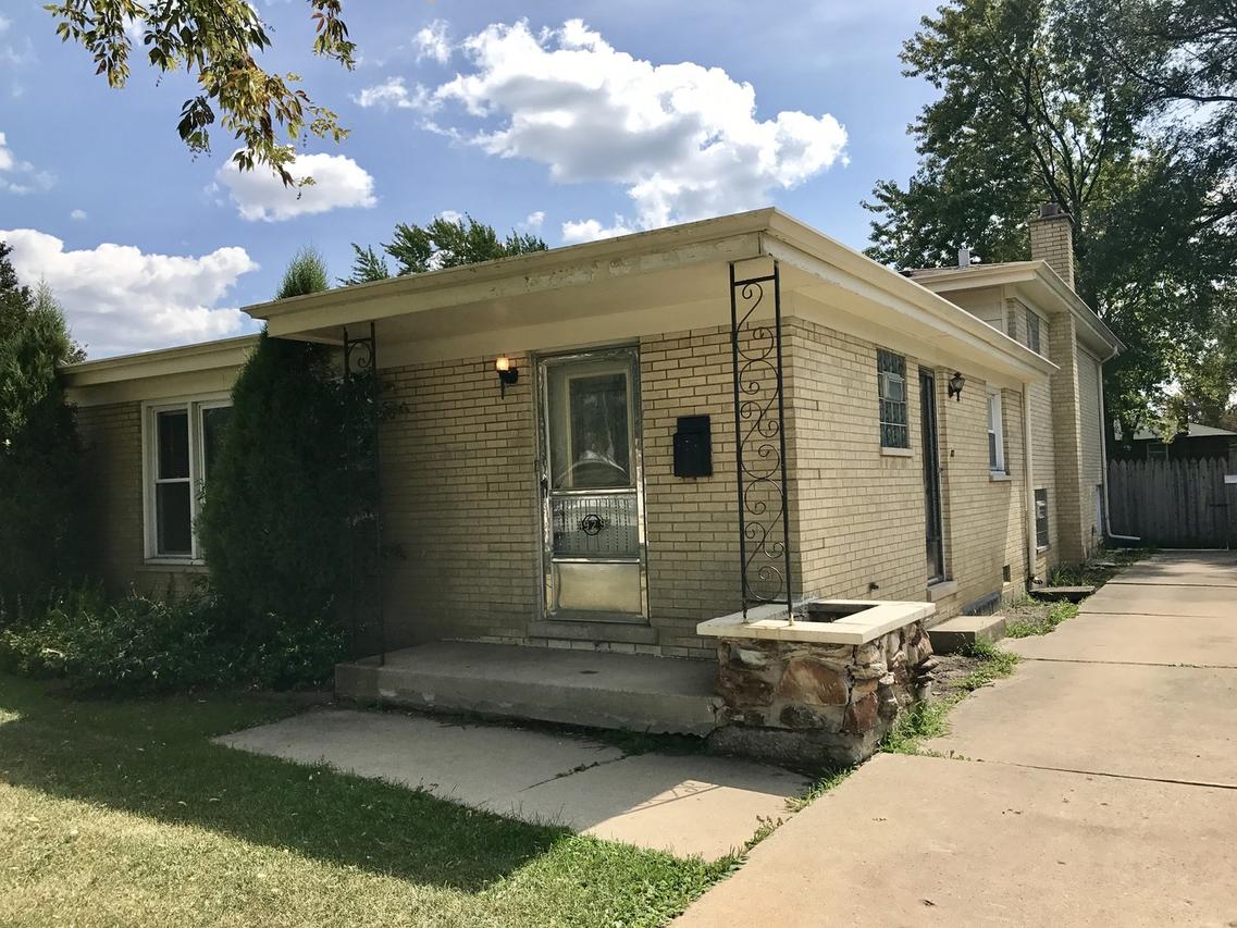 4929 W 103rd St., Oak Lawn, IL 60453