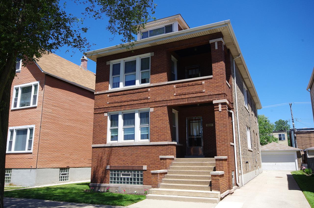 8235 S Escanaba Ave., Chicago, IL 60617