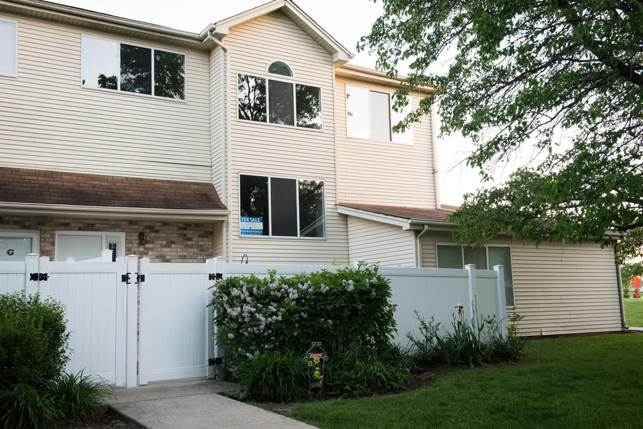 452 Park Ridge Ln. #H, Aurora, IL 60504
