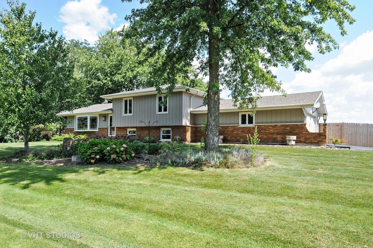 12S059 Robert Dr., Naperville, IL 60564