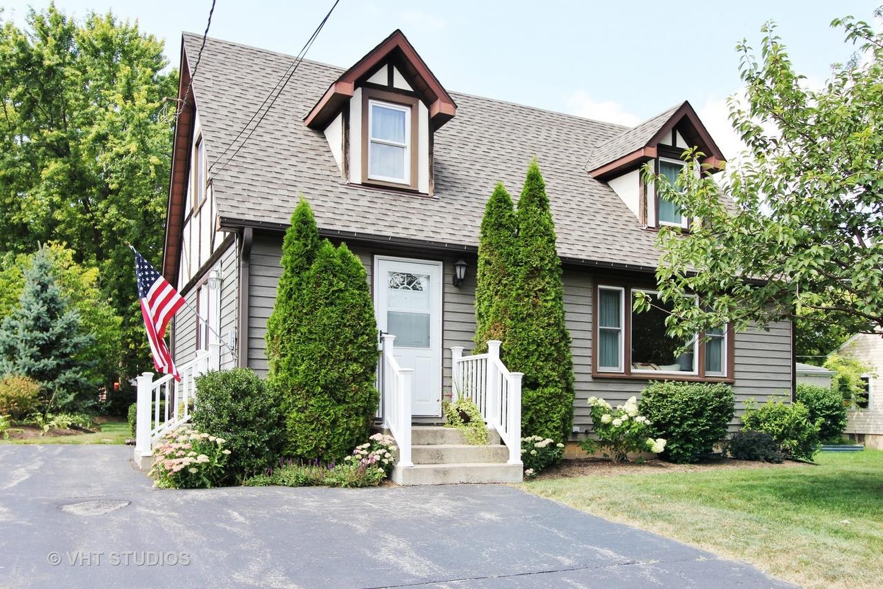 38 Lippincott Rd., Fox Lake, IL 60020