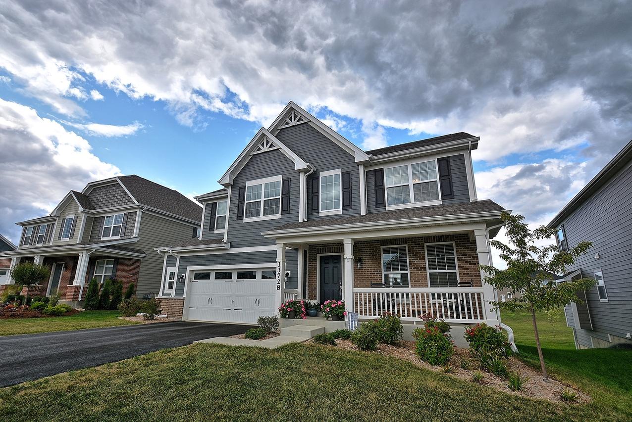 13728 Anne Dr., Lemont, IL 60439