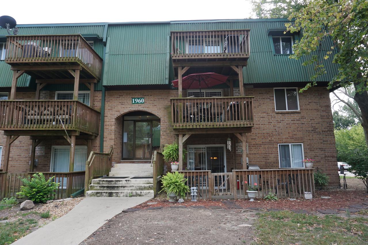 1960 Tall Oaks Dr. #1A, Aurora, IL 60505