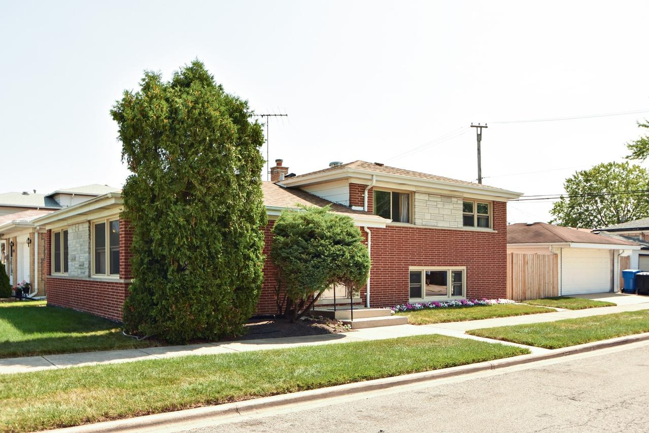 3749 W 76th Pl., Chicago, IL 60652