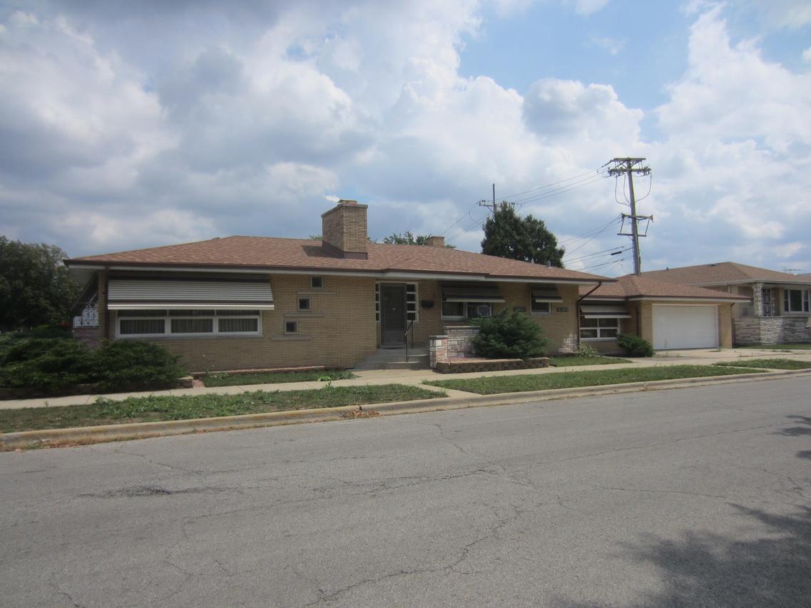 2957 W 81st St., Chicago, IL 60652