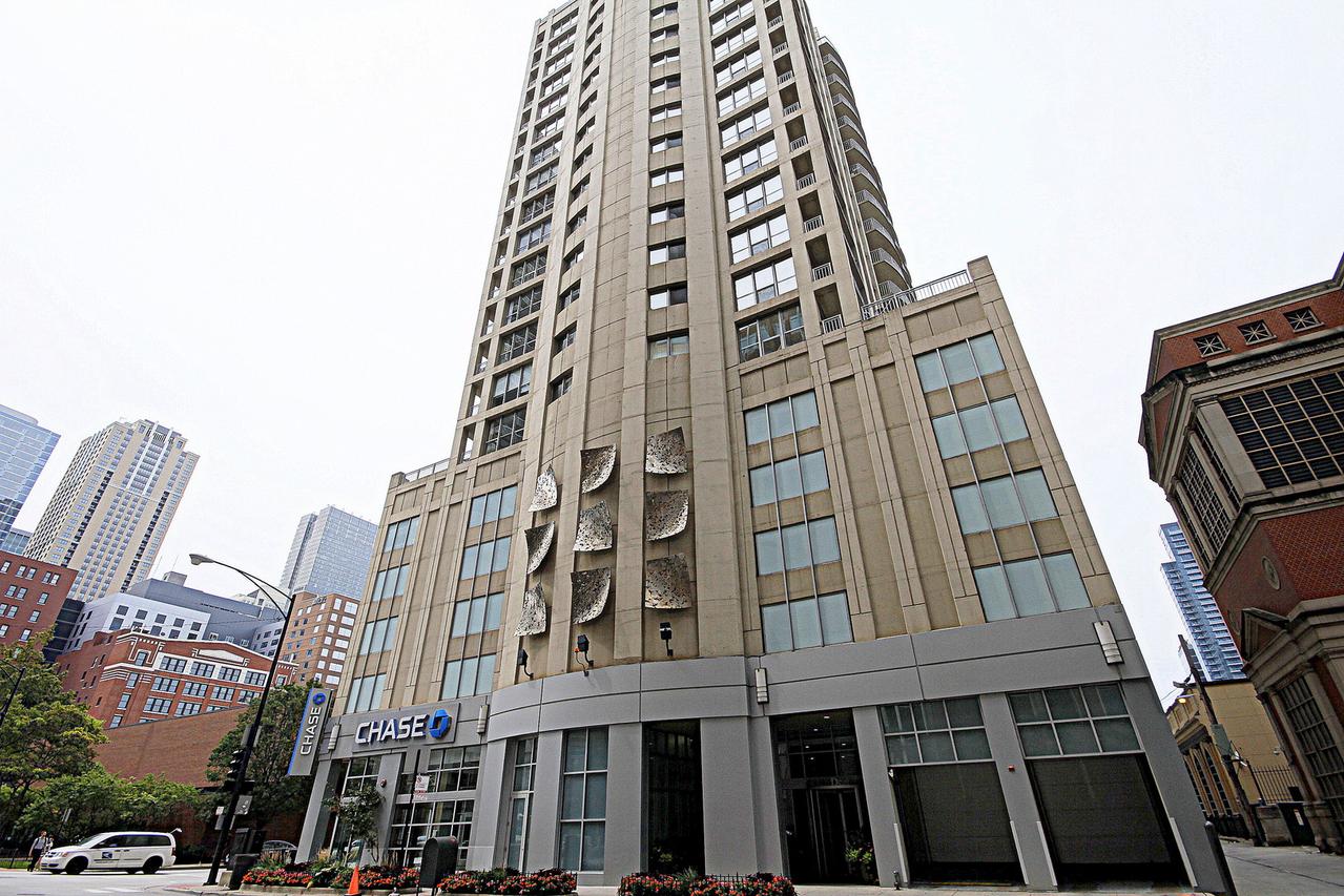 600 N Dearborn St. #707, Chicago, IL 60654