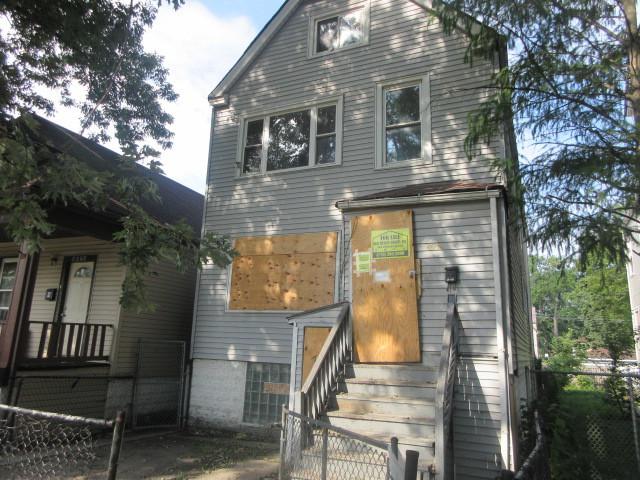 8052 S Escanaba Ave., Chicago, IL 60617