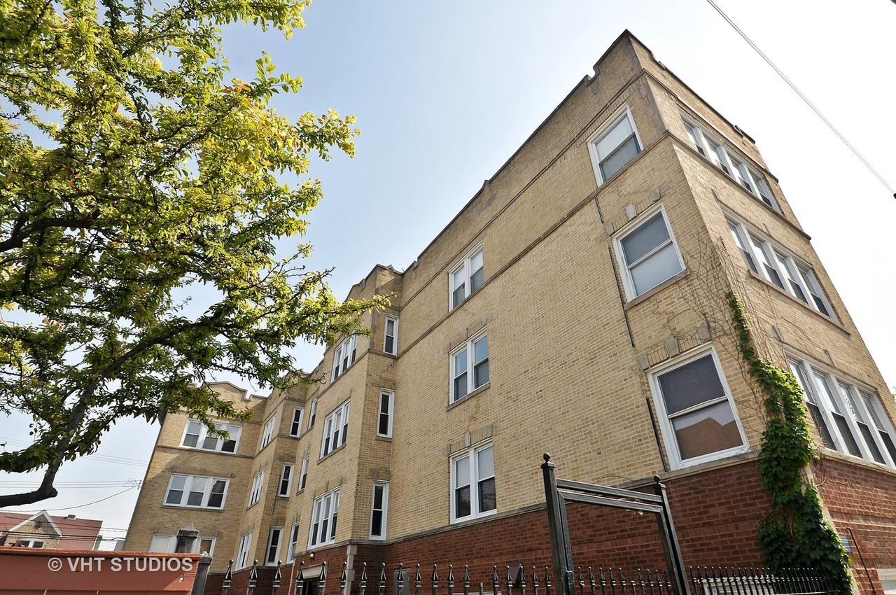 3040 W Diversey Ave. #2N, Chicago, IL 60647