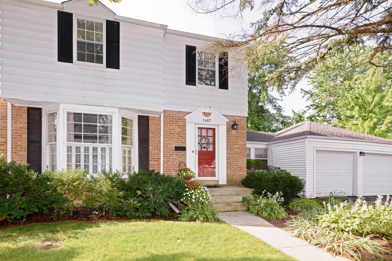 1407 W Elm St., Arlington Heights, IL 60004