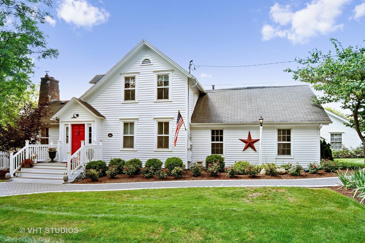 38 Ridge Rd., Barrington Hills, IL 60010