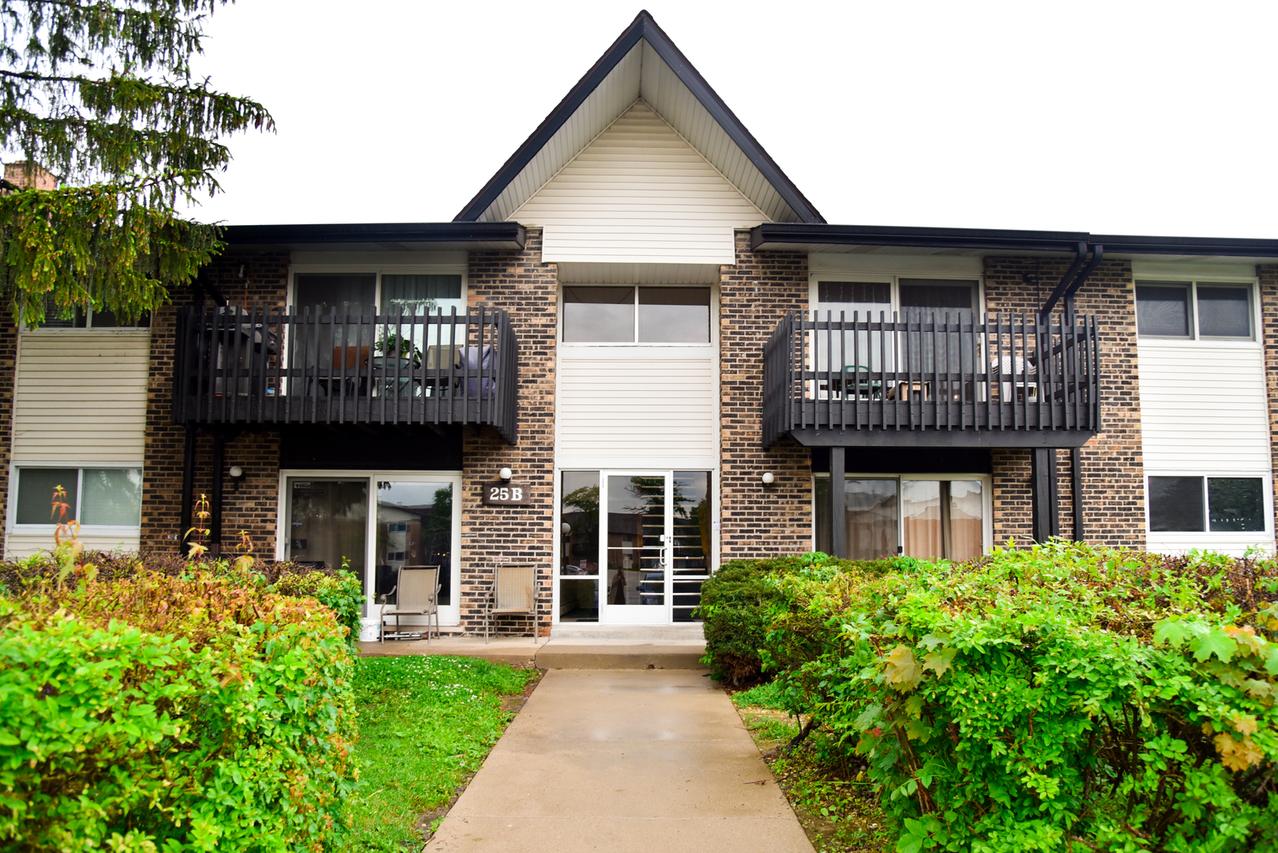 25B Kingery Quarter #205, Willowbrook, IL 60527