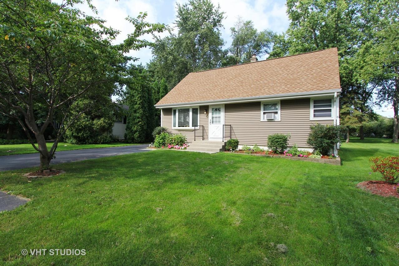 33520 N Greentree Rd., Grayslake, IL 60030