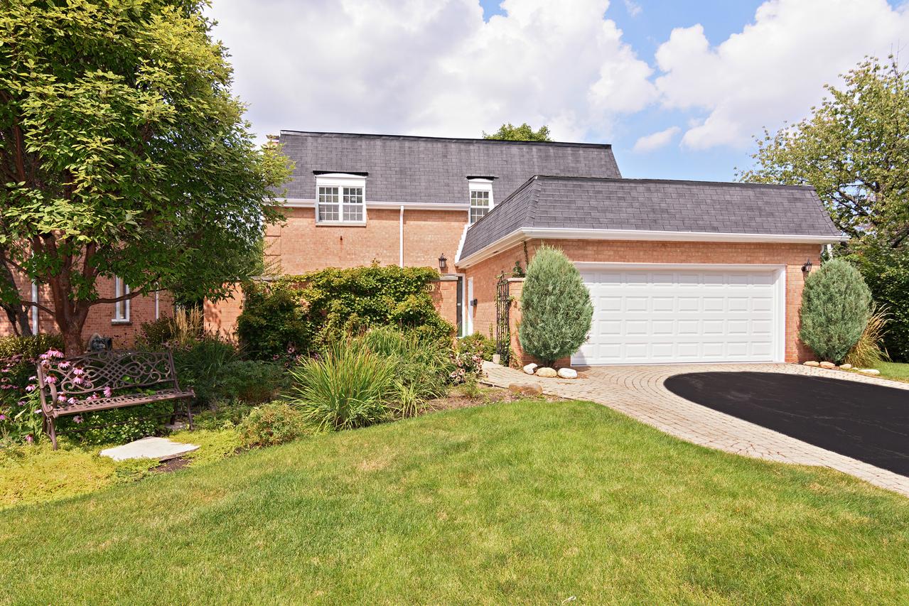 2400 Colony Ct., Northbrook, IL 60062