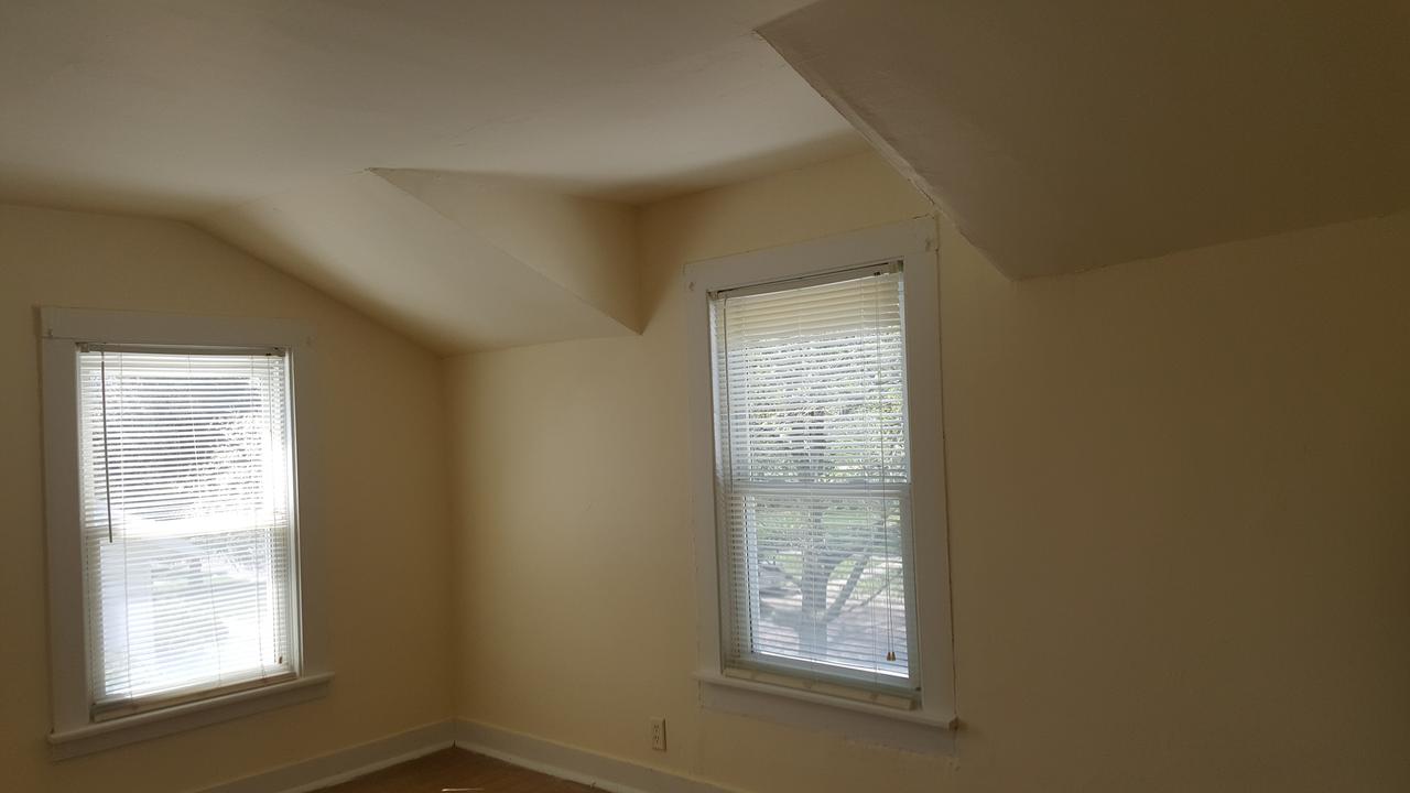 31 N Jefferson Ave., Amboy, IL 61310
