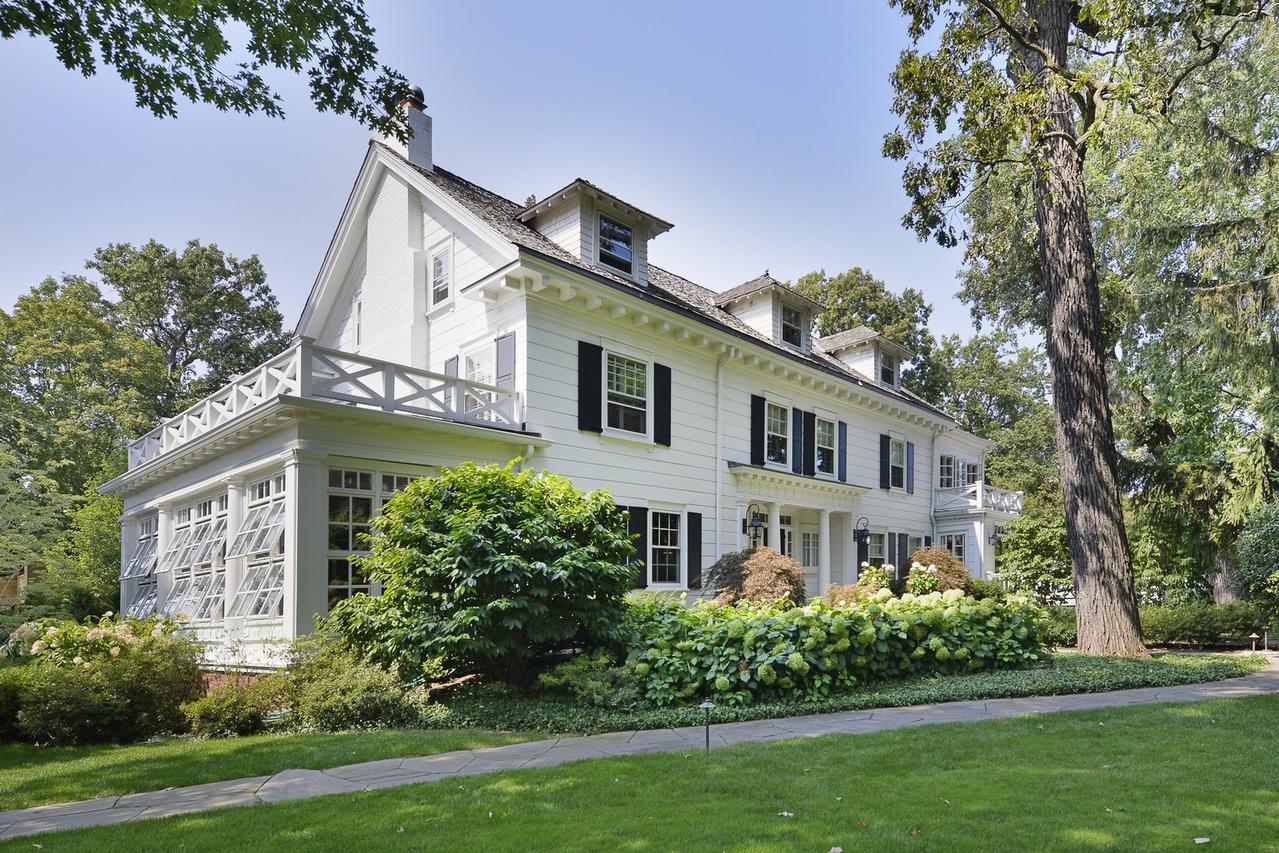 1010 Chestnut Ave., Wilmette, IL 60091