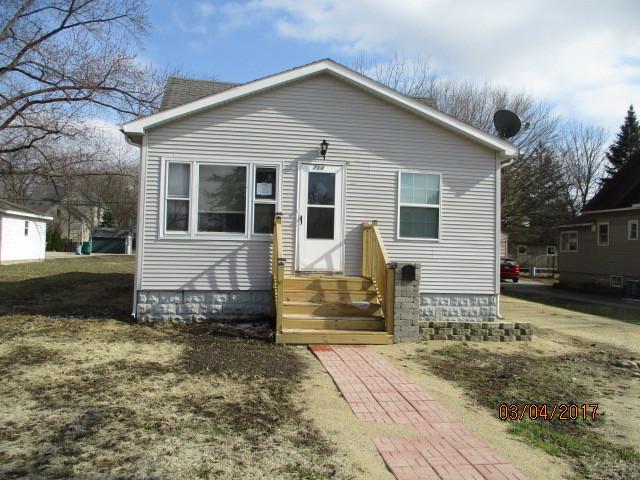 714 S 1st St., Dekalb, IL 60115