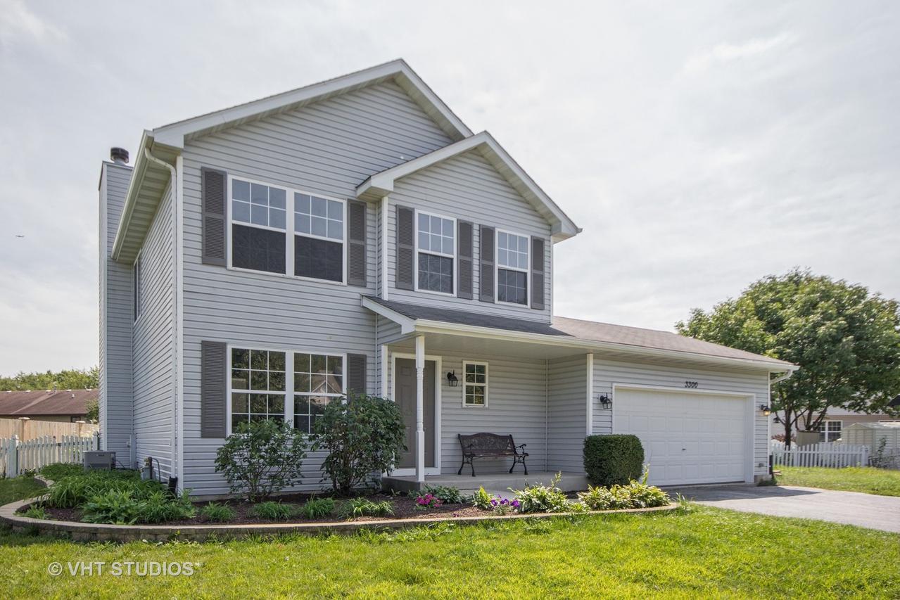 3300 Blackwater Dr., Joliet, IL 60431