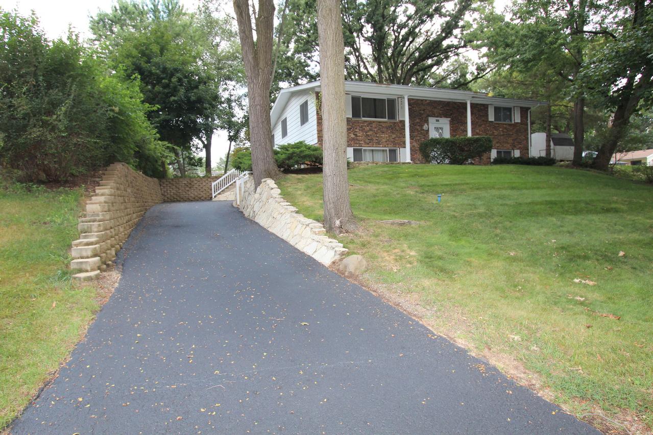 4907 West St., Mchenry, IL 60051