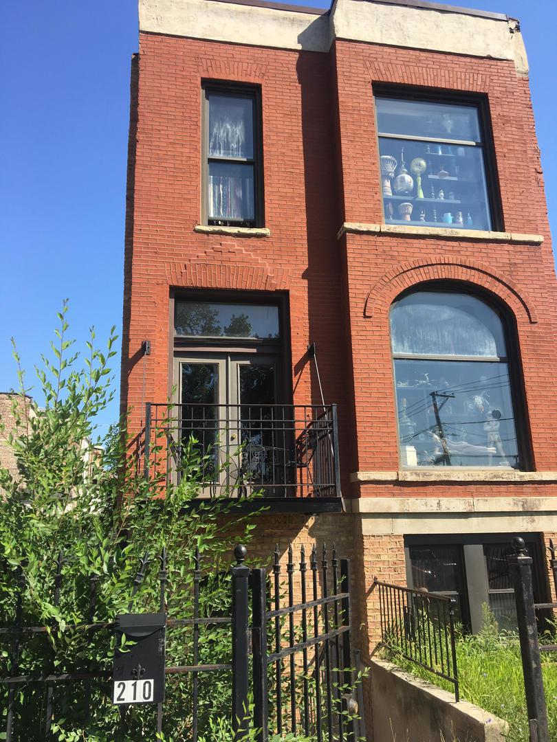 210 E 41st St., Chicago, IL 60653