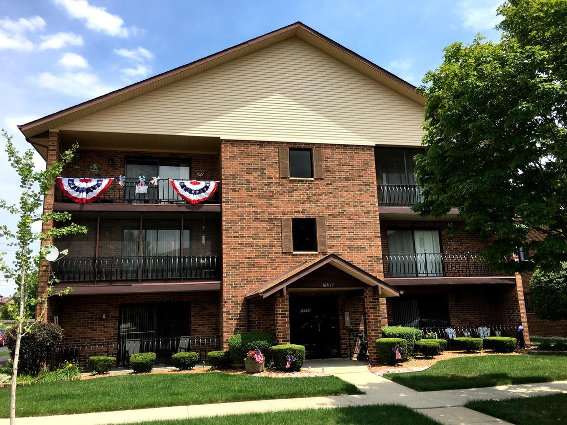 16813 81st Ave. #2S, Tinley Park, IL 60477