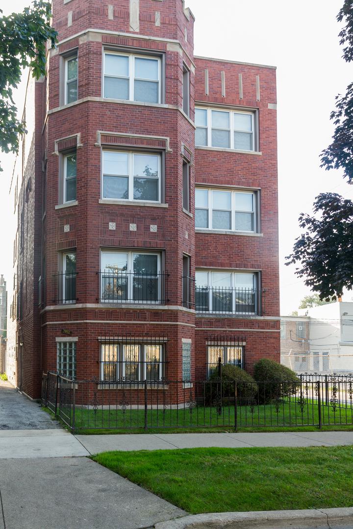7952 S Phillips Ave., Chicago, IL 60617