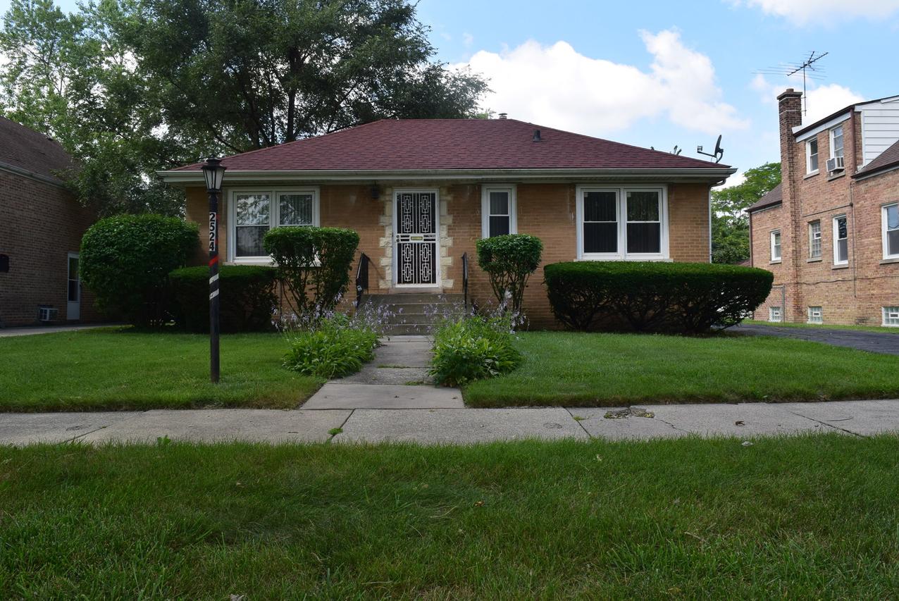 2524 S 10th Ave., Broadview, IL 60155