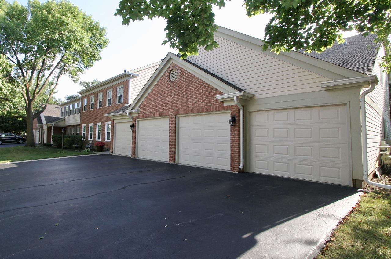 52 Brookston Dr. #D1, Schaumburg, IL 60193