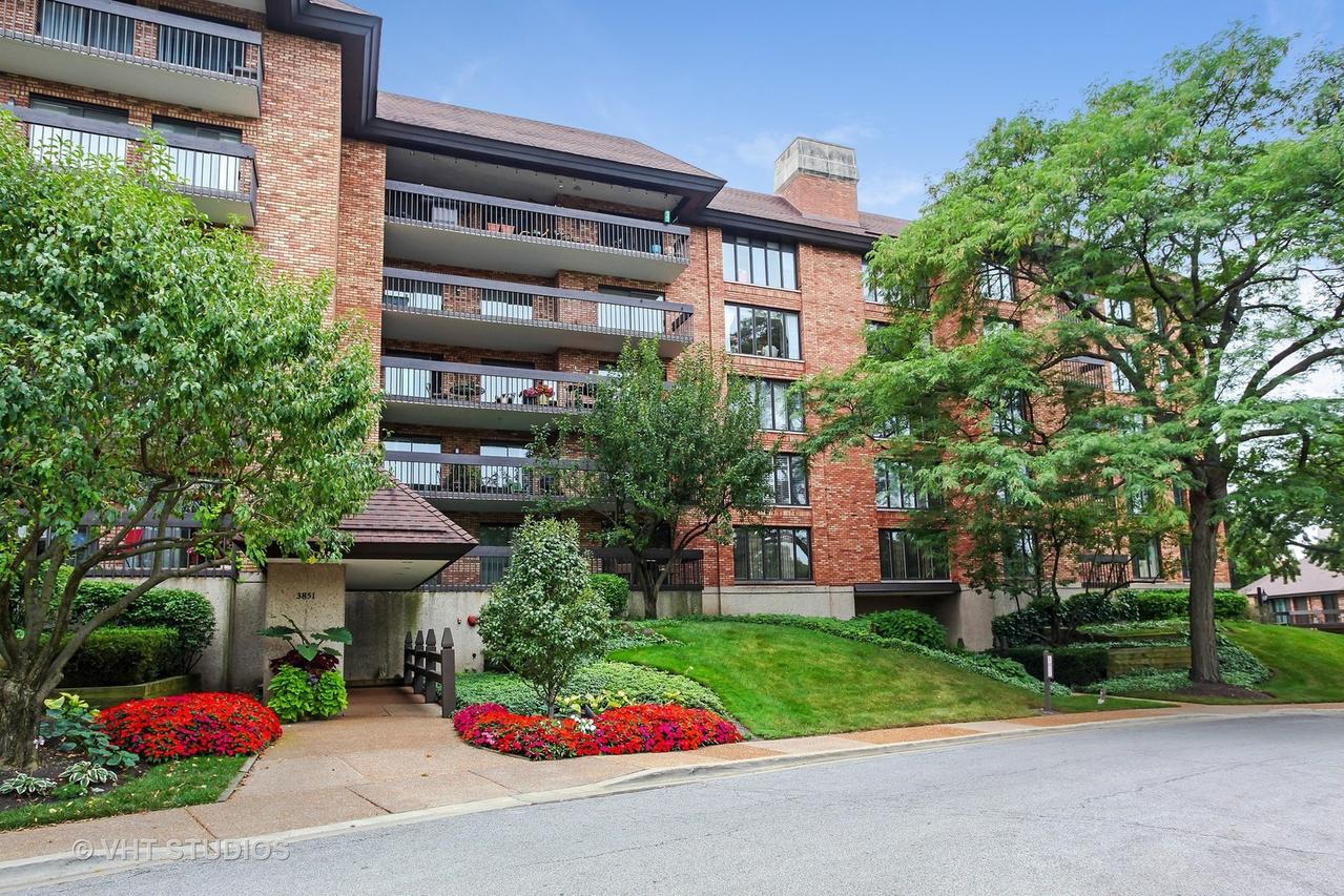 3851 Mission Hills Rd. #110, Northbrook, IL 60062