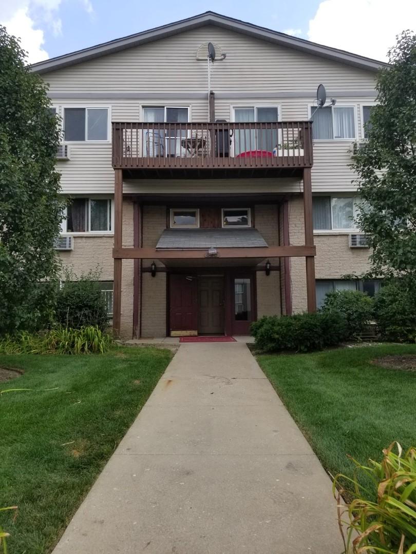 555 Deepwoods Dr. #2C, Mundelein, IL 60060