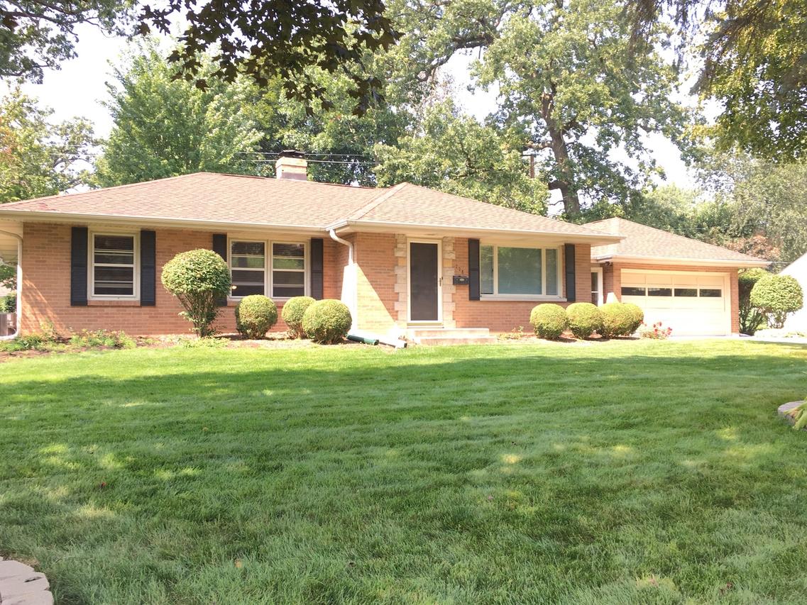 228 Delcy Dr., Dekalb, IL 60115