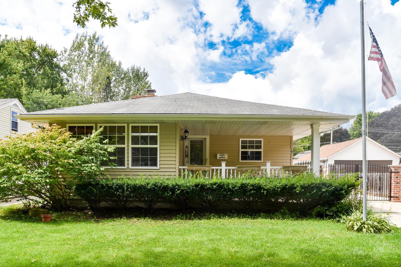 321 S Elmwood Dr., Aurora, IL 60506