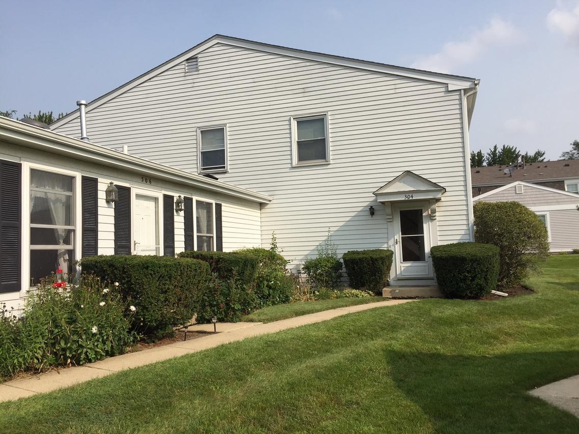 304 Creekside Dr., Vernon Hills, IL 60061