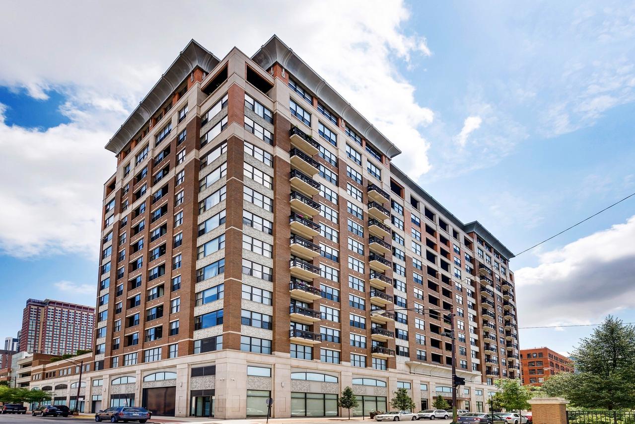 849 N Franklin St. #407, Chicago, IL 60610
